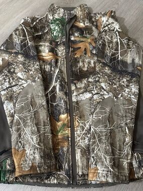 Magellan Outdoors Kids Size (Large) Camo Zip Jacket in Brown, Green & Gray